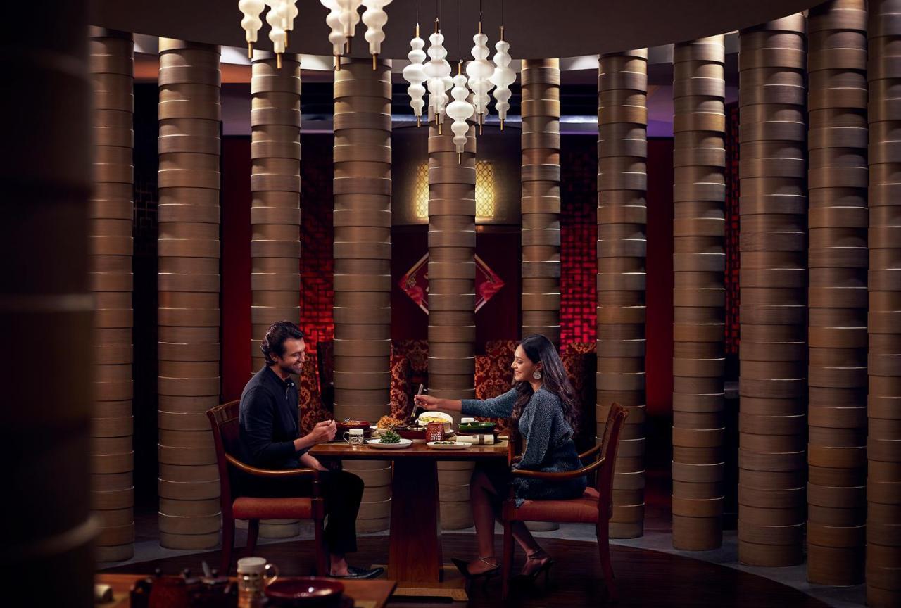 Hyatt Regency Ahmedabad Otel Dış mekan fotoğraf The interior of the restaurant