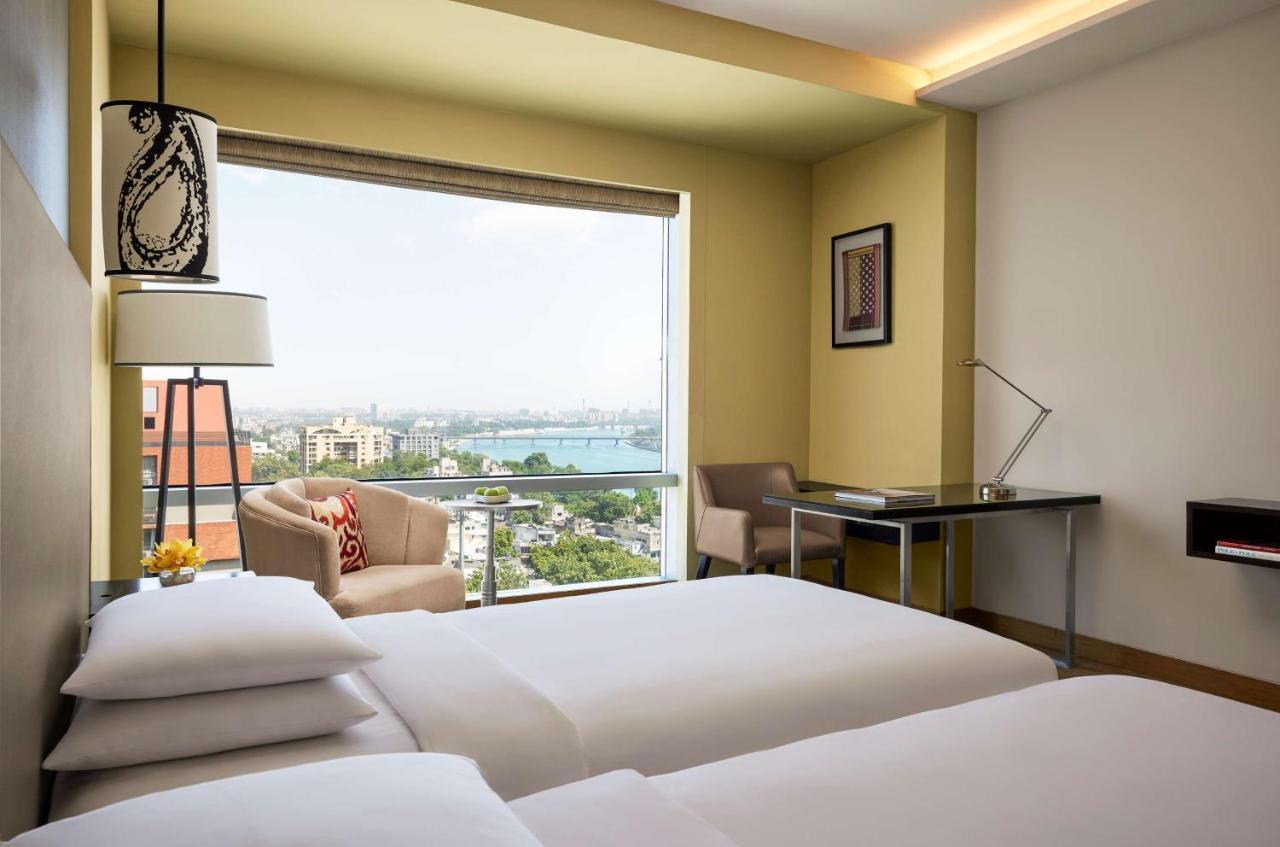 Hyatt Regency Ahmedabad Otel Dış mekan fotoğraf Deluxe Room