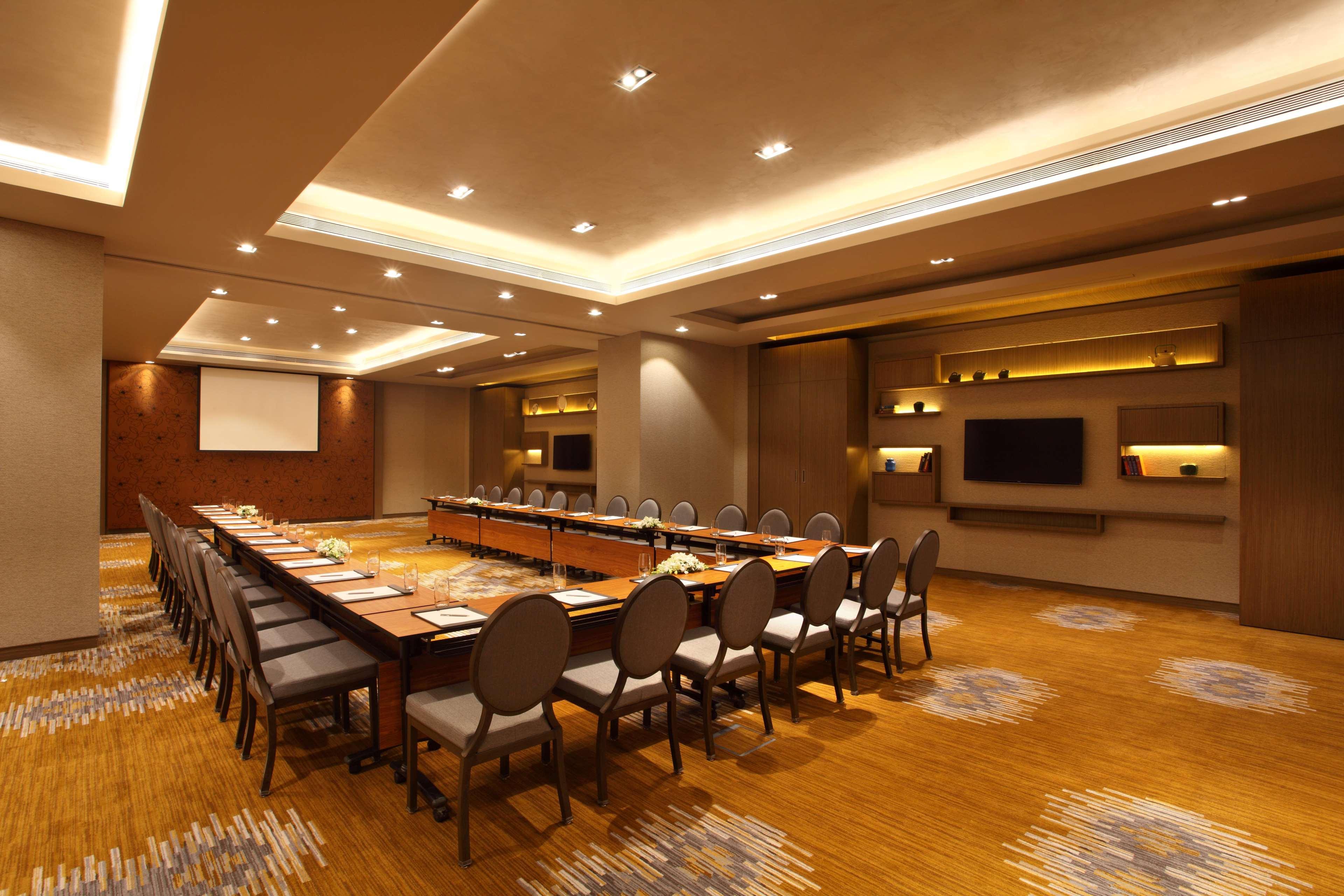 Hyatt Regency Ahmedabad Otel Dış mekan fotoğraf Meeting room